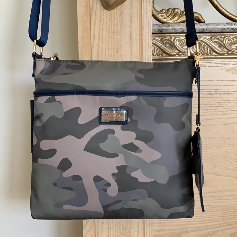 Tommy Hilfiger Army Nylon Crossbody